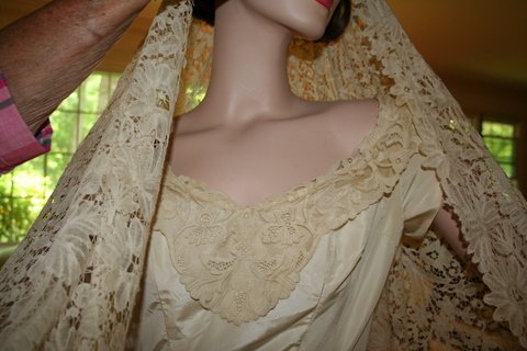 E. 20TH C. COTTON LACE WEDDING VEIL & DRESS - 6