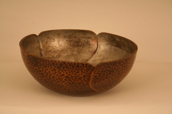 JAPANESE HAND HAMMERED BOWL, COPPER ON BRONZE 
