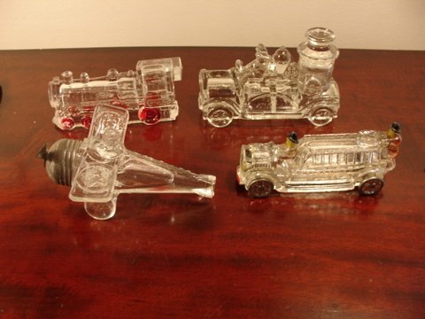 GROUP OF 15 VINTAGE GLASS CANDY CONTAINERS - 5
