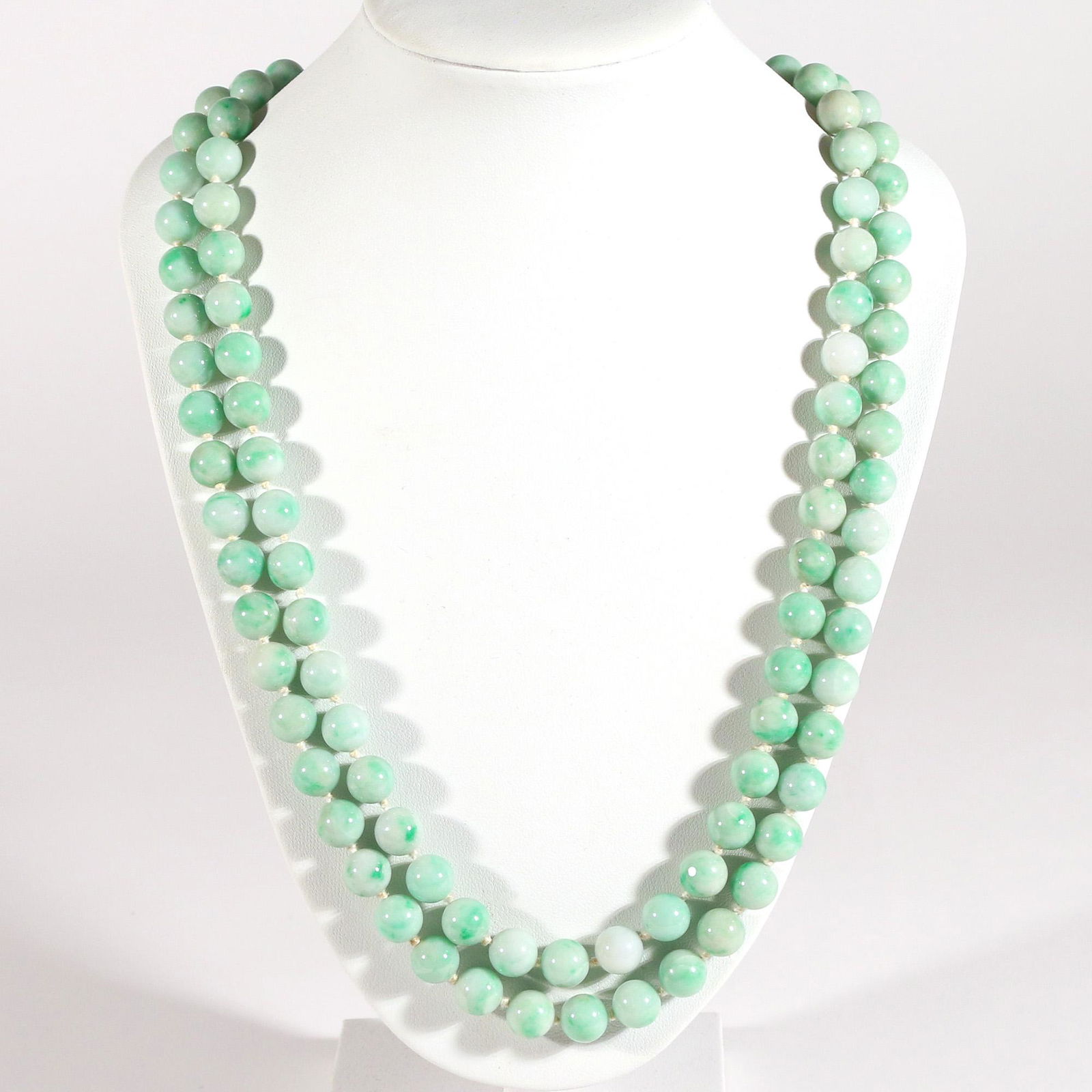 JADE BEADED NECKLACE (1 of 4)