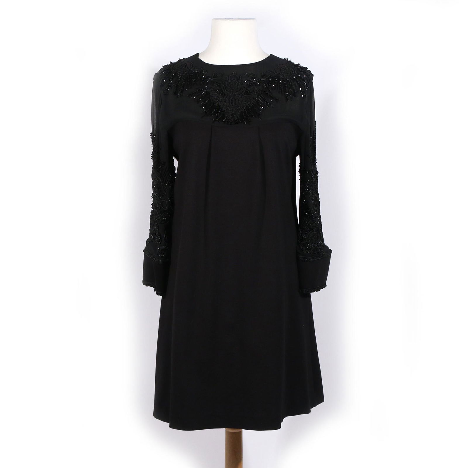 GLENN CLOSE'S CNN HERO AWARD DRESS (1 of 6)