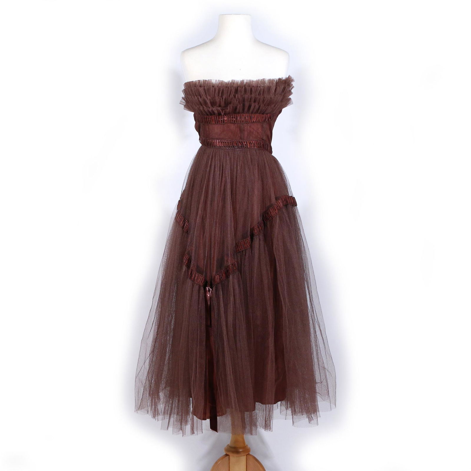 GLENN CLOSE'S DAUGHTER'S EMMY DRESS (1 of 3)