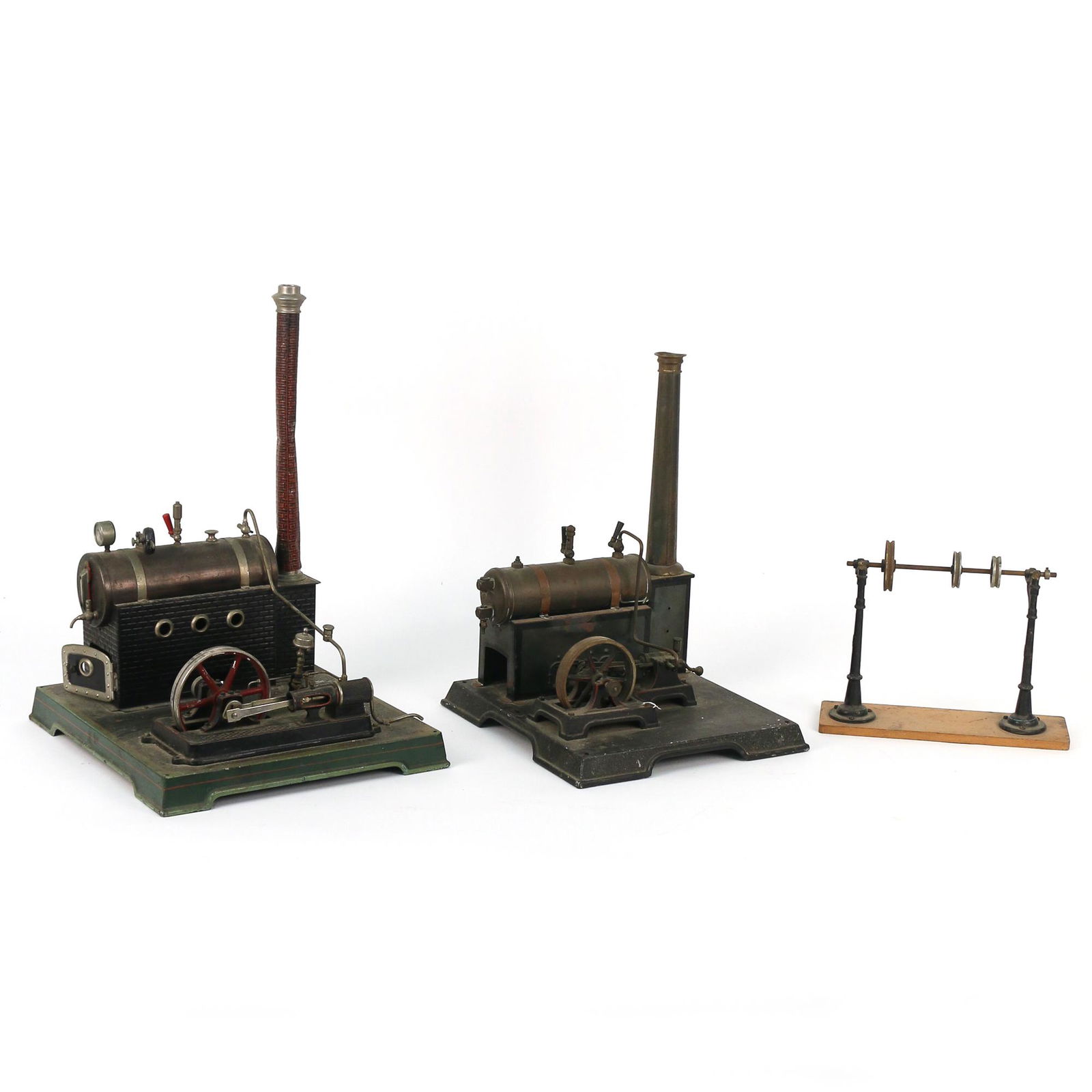 (2pc) MODEL STEAM ENGINES (1 of 13)