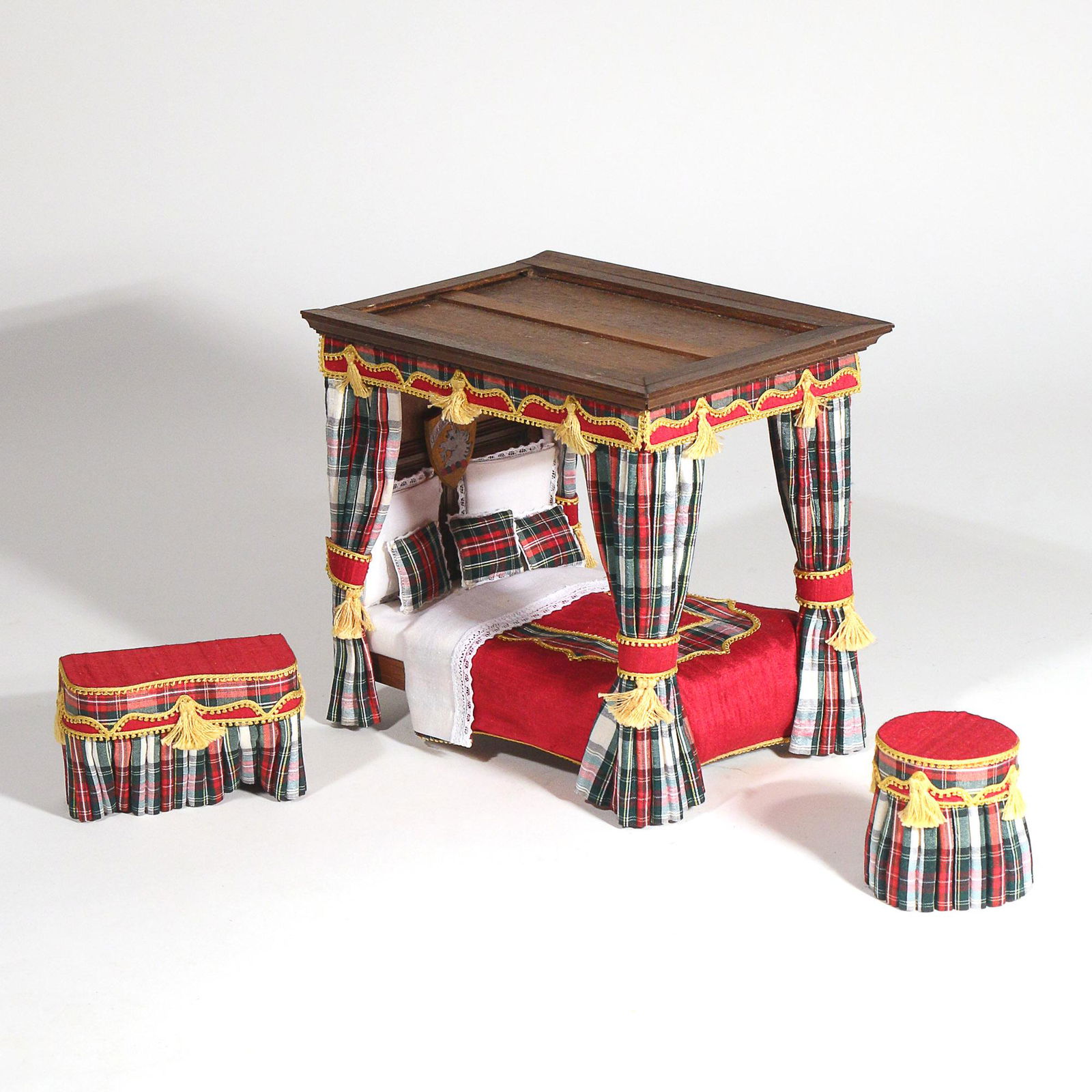 (3pc) REVERIE MINIATURES BALMORIAL BEDROOM SET (1 of 7)