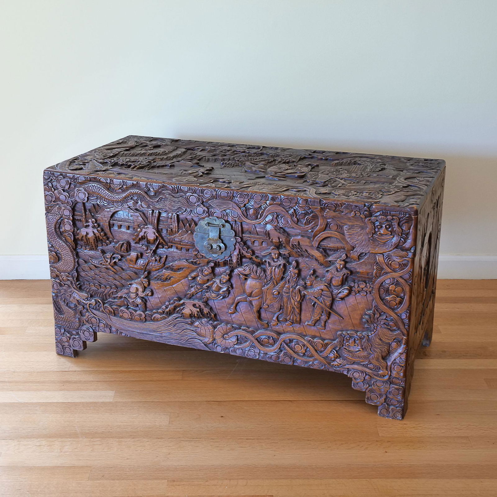 CHINESE CARVED WOOD CHEST (1 of 18)