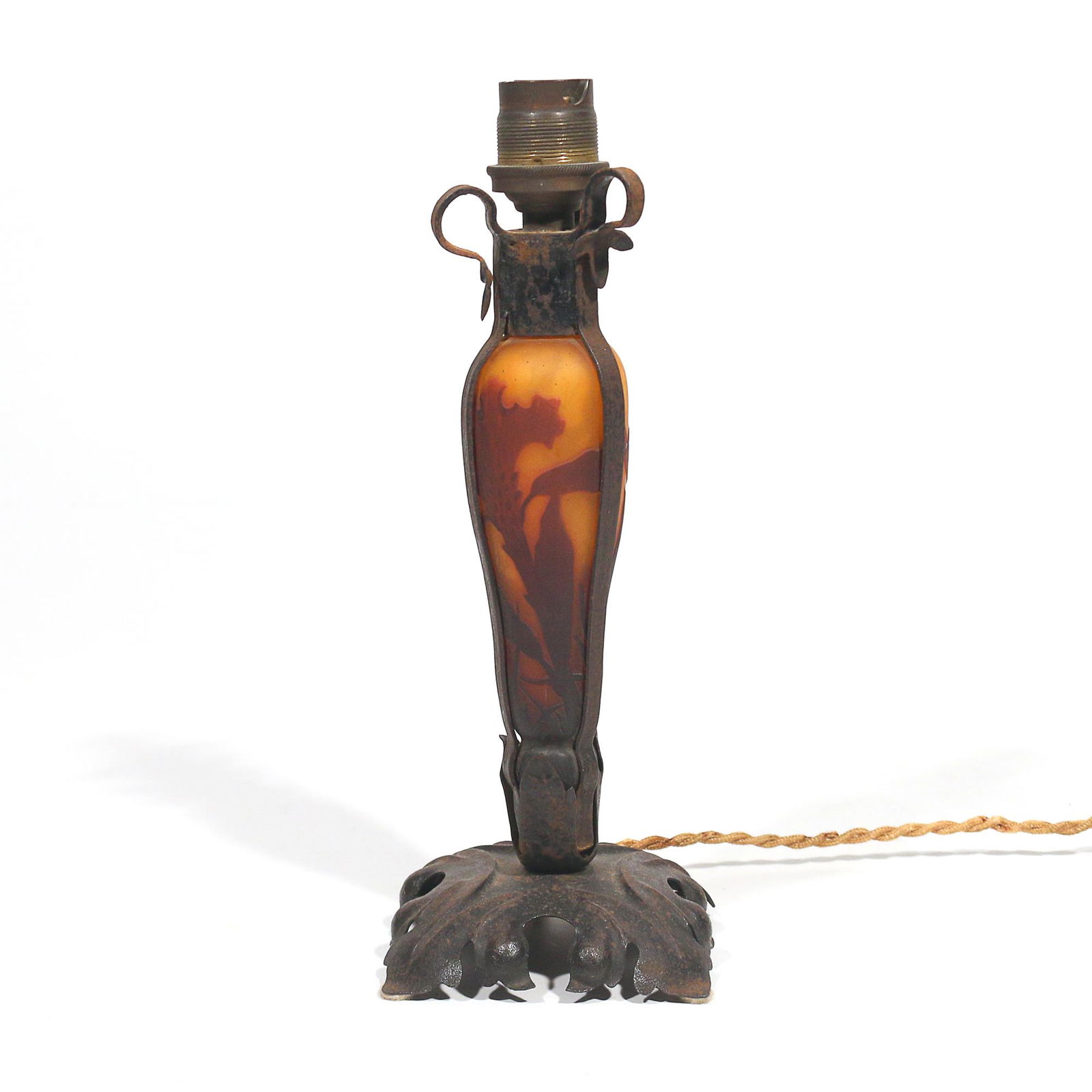 CAMEO ART GLASS BOUDOIR LAMP (1 of 6)