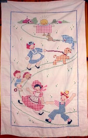 LOT OF 4 VINTAGE QUILTS, 2-QUILTED AND APPLIQUE, IN - 9