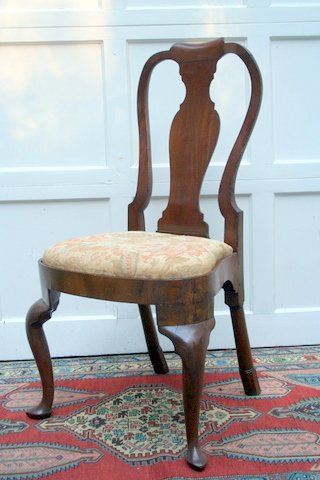 18th C. QUEEN ANNE COMPASS SEAT SIDECHAIR