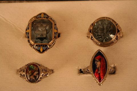 2-18KWG LADIES LIMOGES ENAMEL RINGS: 1-OVAL, SIZE
