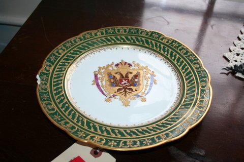19TH C. RUSSIAN ARMORIAL SERVICE PLATE, DIA. 9 ¾" - 4