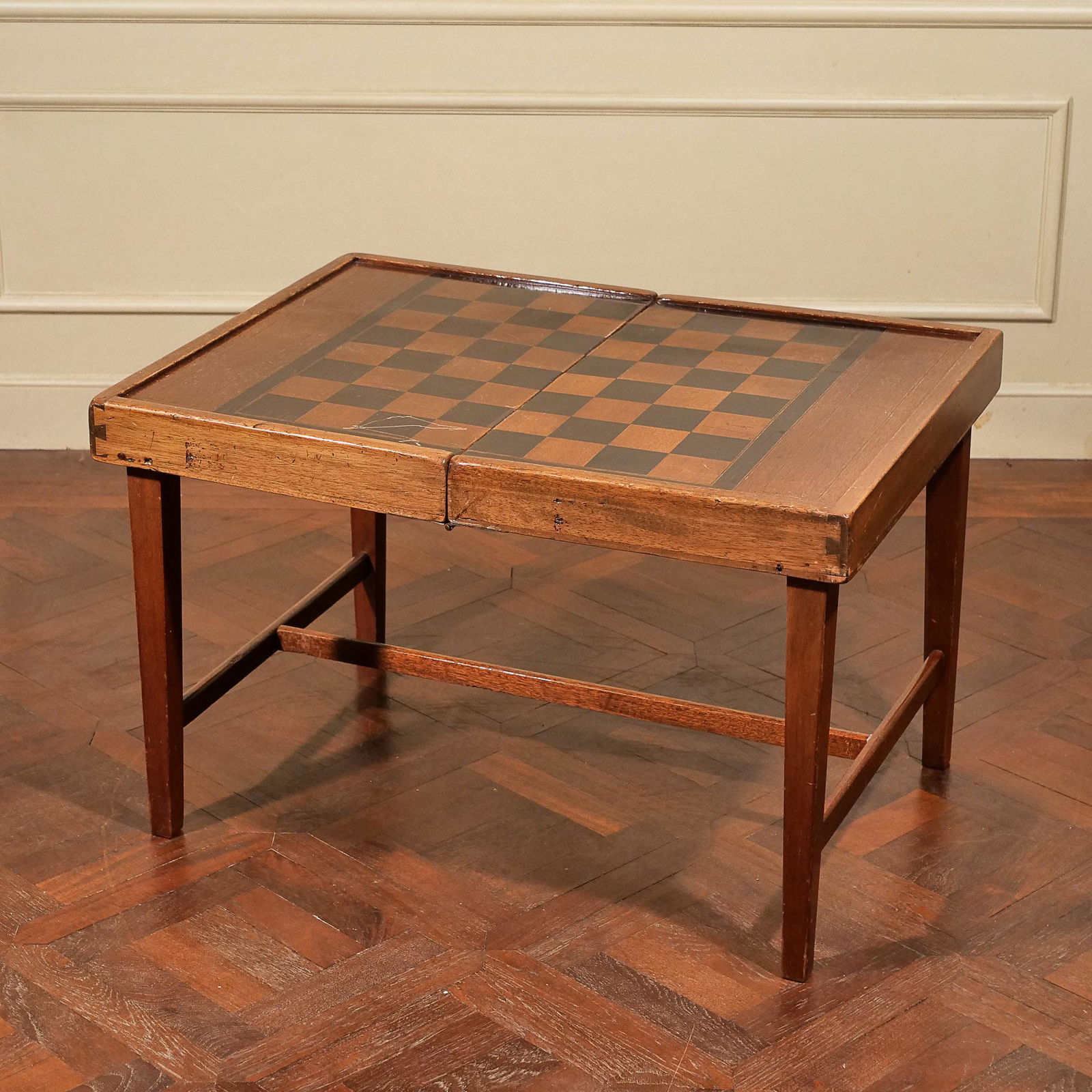 ANTIQUE TRAVEL FOLDING GAME BOX TABLE (1 of 8)
