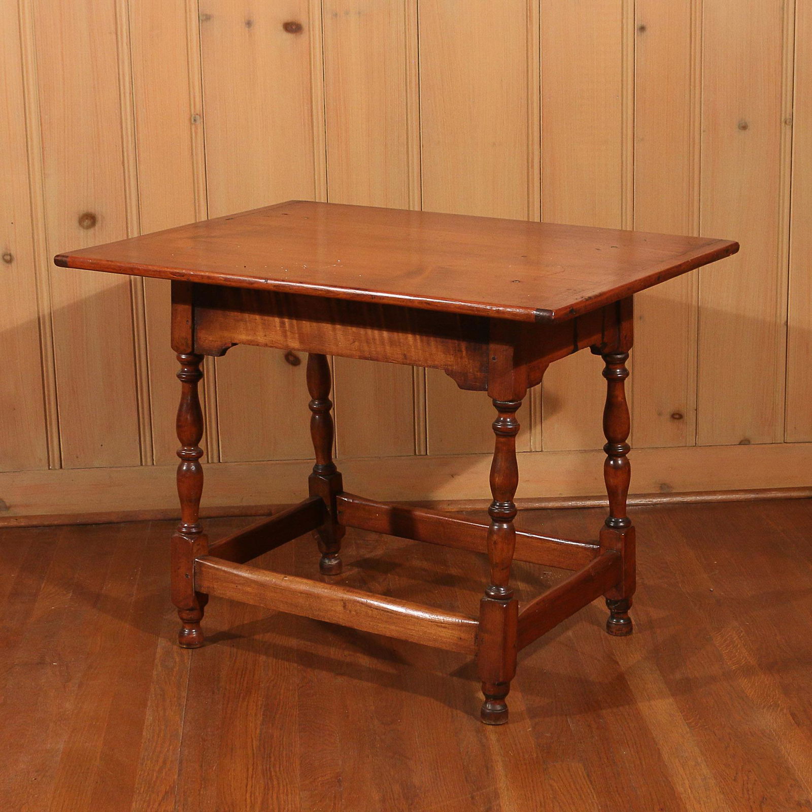 ANTIQUE AMERICAN TAVERN TABLE (1 of 7)
