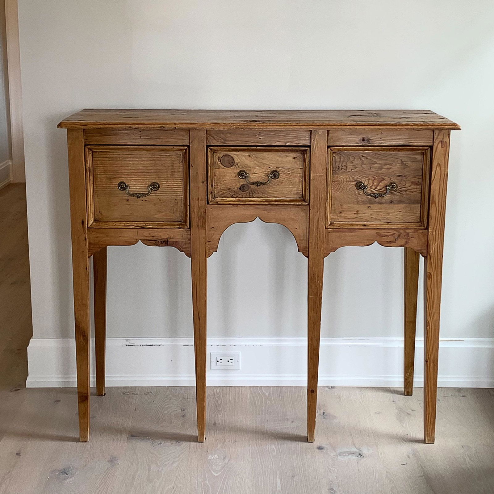 ANTIQUE COUNTRY SIDEBOARD (1 of 6)