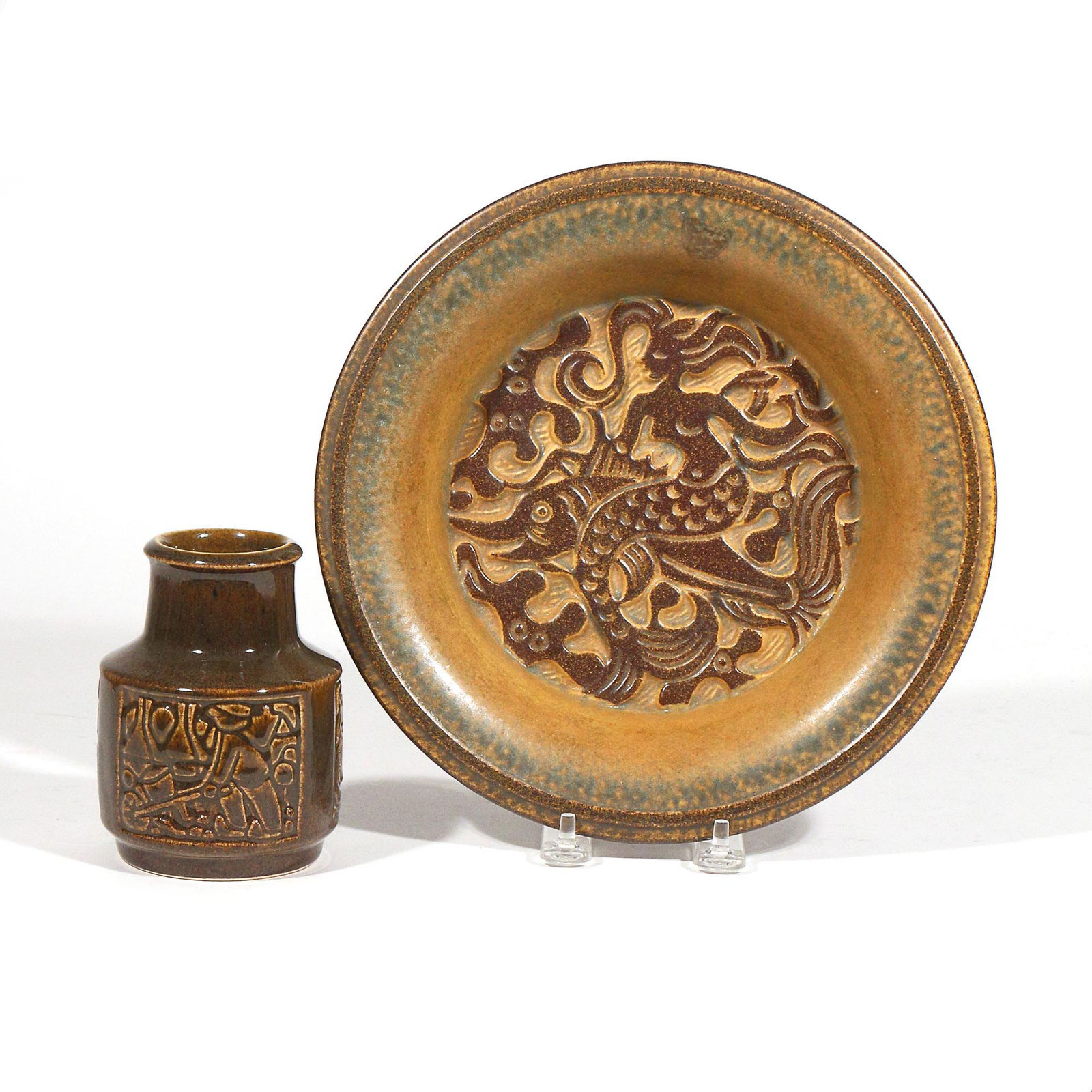 (2pc) MICHAEL ANDERSEN & SONS POTTERY: including a bud vase showing scenes of figures working, numbered on bottom 6135 (h. 4-3/4 x dia. 3-1/2 in.) and a low form bowl showing a mermaid and fish, numbered on bottom 6407/2 (dia. 10 in.) Prov