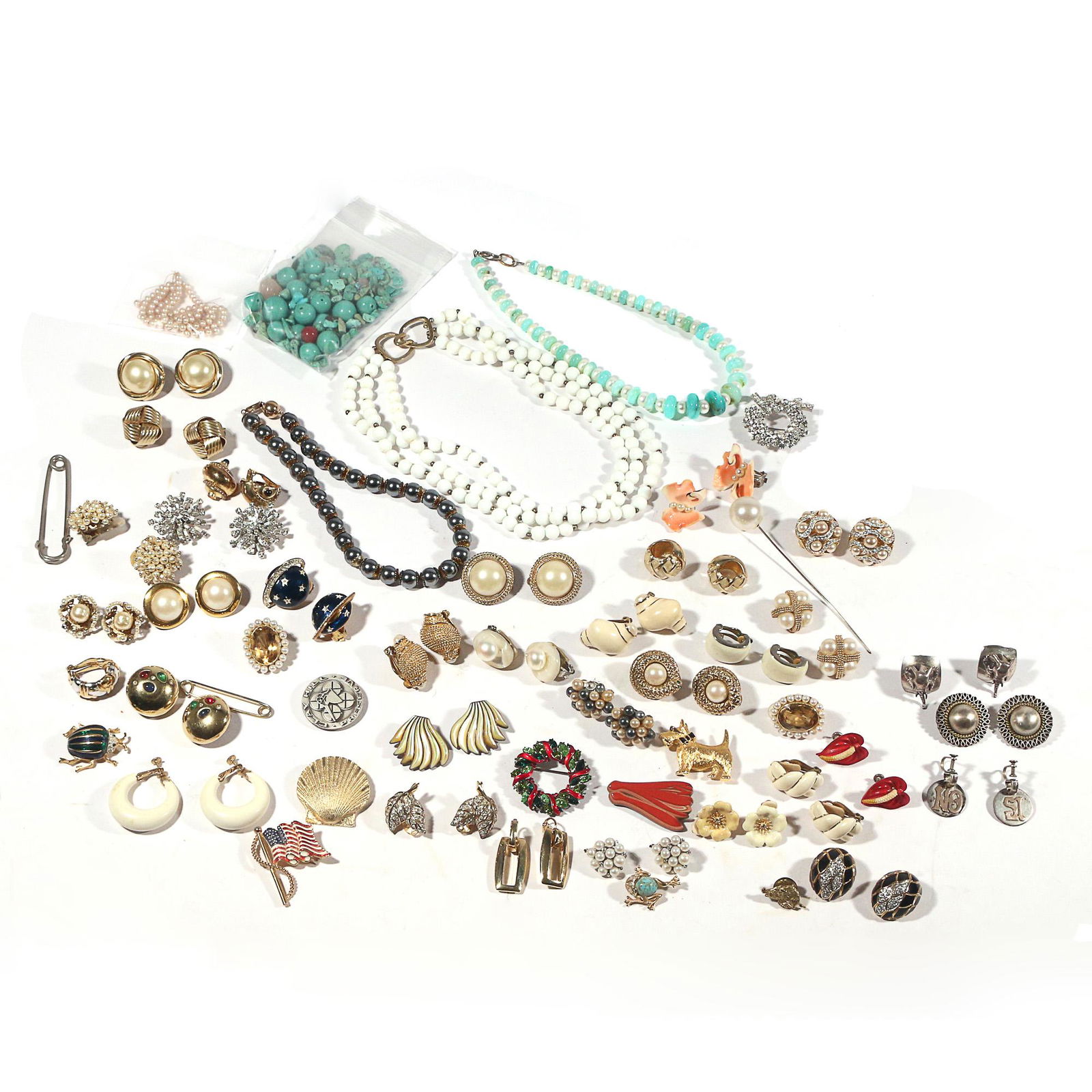 LARGE GROUP SILVER & COSTUME JEWLERY (1 of 6)