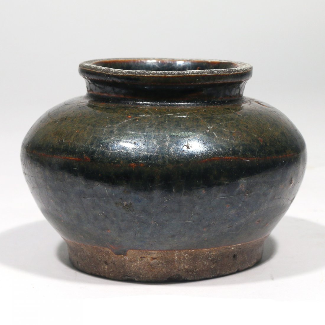 EARLY CHINESE BLACK GLAZED JAR (1 of 7)