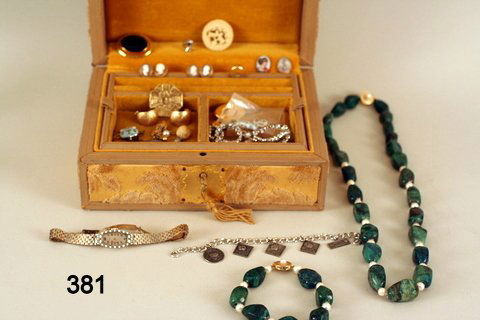 381) LOT JEWELRY: LONGINES 14K LADY'S WRISTWATCH & BAND: WGT APPROX 20GMS; MALACHITE & PEARL NECKLACE & BRACELET W/14KYG CLASP; PLUS JEWELRY BX.