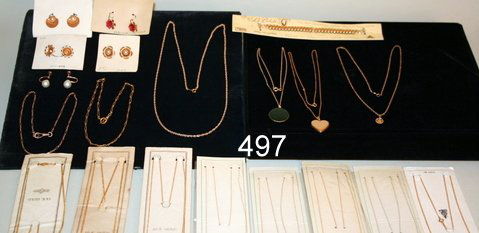 497) LOT: 5 14KYG CHAINS 18"L; 1 14KWG CHAIN 18"L;: 2 10K GOLD CHAINS; GROUP: 5 14KYG CHAINS 18"L; 1 14KYG CHARM STAR OF DAVID VERY SMALL; GOLD CHAIN 18" NO FINENESS MARK W/ CARVED DARK GREEN DISC W/ CLASSICAL HEAD; 2 14KYG BAND EACH W/ 14KYG CHARM '16