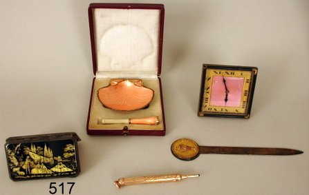 517) GROUP OF OBJECT D'ATRS: TRAVEL CLOCK; LADY'S CIGAR: CIGARETTE HOLDER & ASHTRAY, 14KYG PENCIL T. WT 15.7 GMS; BOOKMARK MKD. CBS TV - KENTUCKY DERBY 1967 TIFFANY & CO. RETAILER