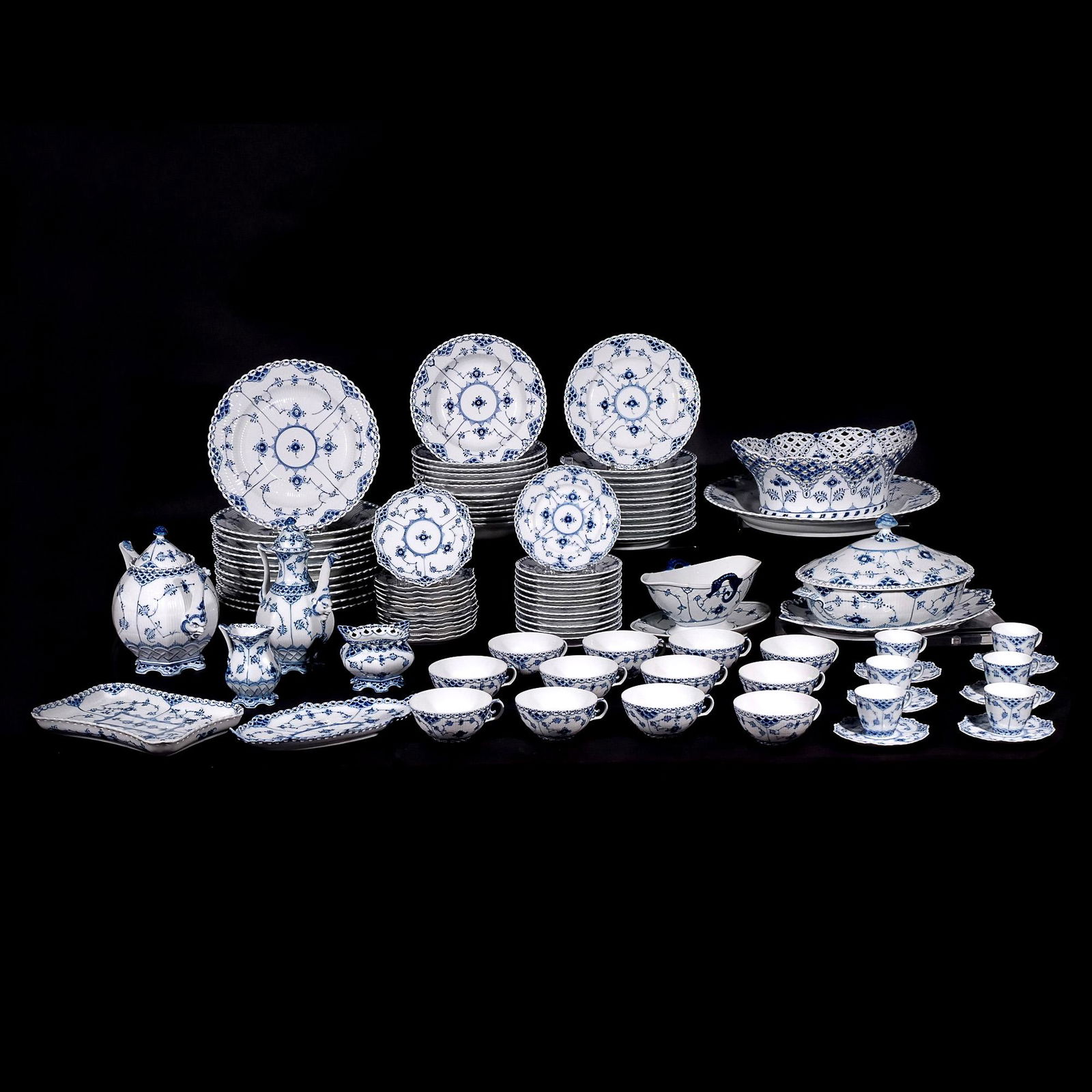 (95pc) ROYAL COPENHAGEN BLUE FLUTED FULL LACE (1 of 20)