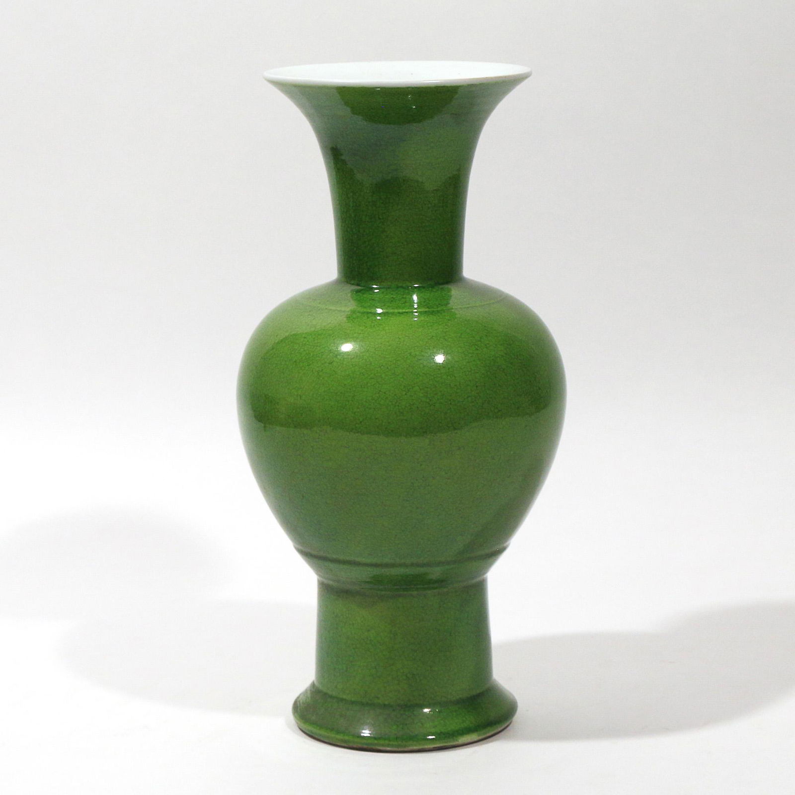 CHINESE APPLE GREEN GLAZED PORCELAIN VASE (1 of 12)