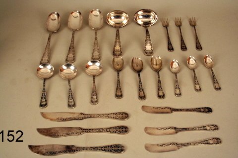 152) THE MOUNT VERNON COMPANY / MAUSER MISC. STERLING : SILVER FLATWARE, "SHERATON" PATTERN: 3 FLAT BUTTER SPREADERS; 3 FISH KNIVES; 3 TABLE SPOONS; 3 ICE CREAM FORKS; 2 LADLES; 3 DEMI SPOONS; 3 SOUP SPOONS; 3 COCKTAIL FORKS, TOT. WGT. 32 TOZ
