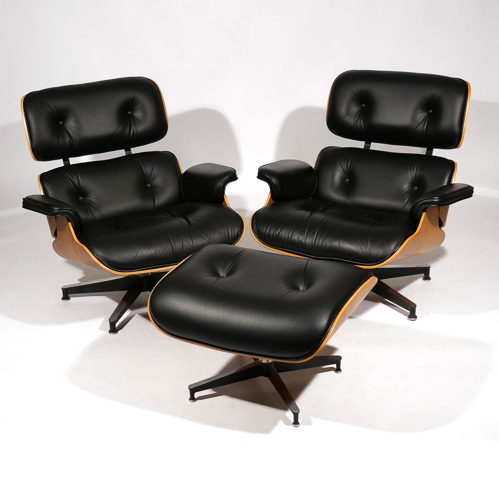 PAIR EAMES LOUNGE CHAIRS (1 of 19)
