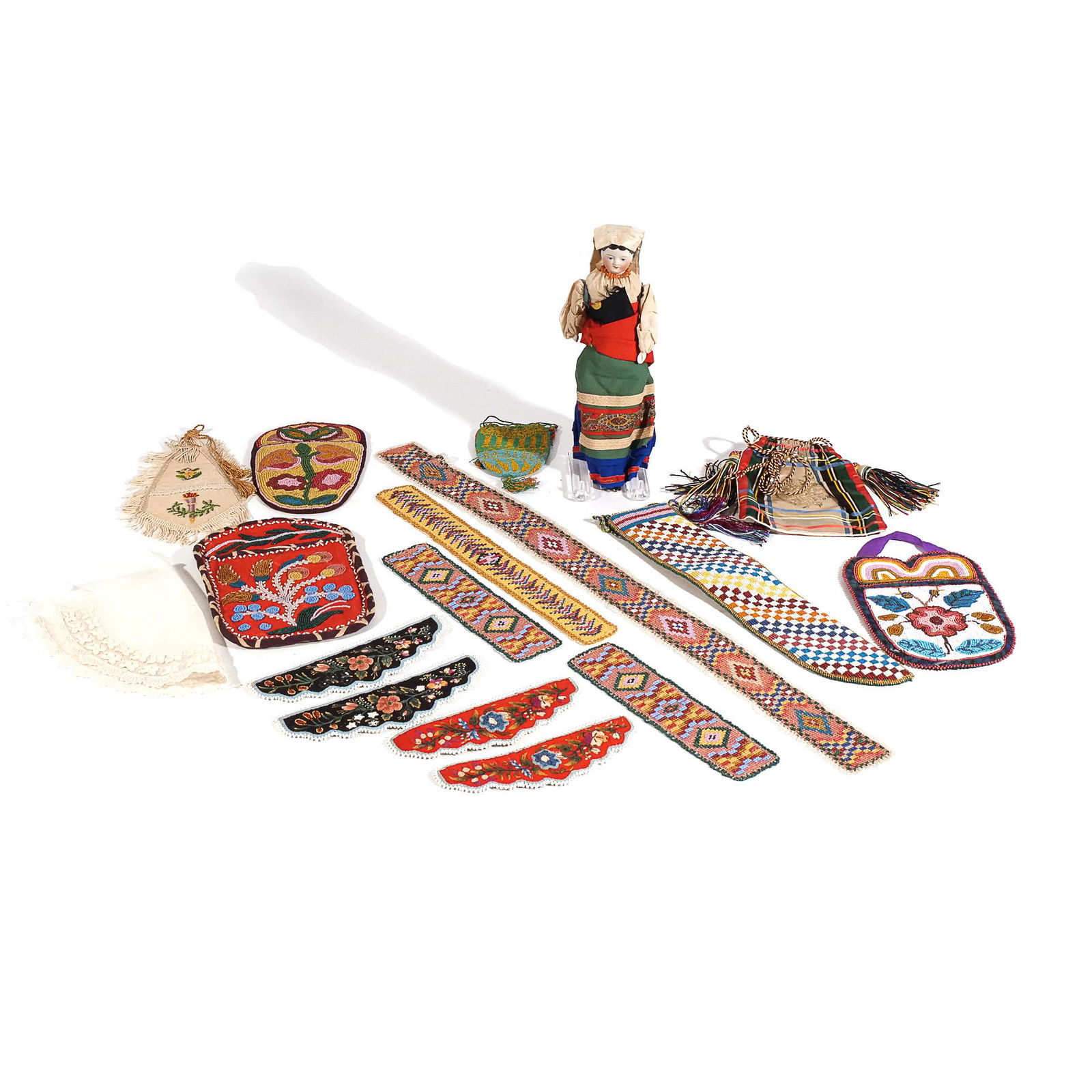 (16pc) MISC. NATIVE AMERICAN BEADWORK & OTHER (1 of 10)