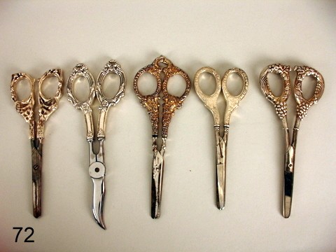 72) LOT: 5 PAIR STERLING SILVER GRAPE SCISSORS, : 4-W/GRAPE MOTIF, 1-W/FLORAL & VINE, RANGE: 7---5 3/4"