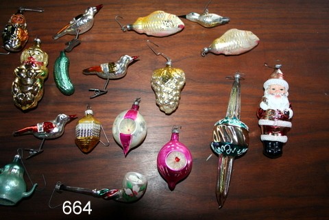 664) LOT OF MOSTLY VINTAGE CHRISTMAS FIGURAL BALLS