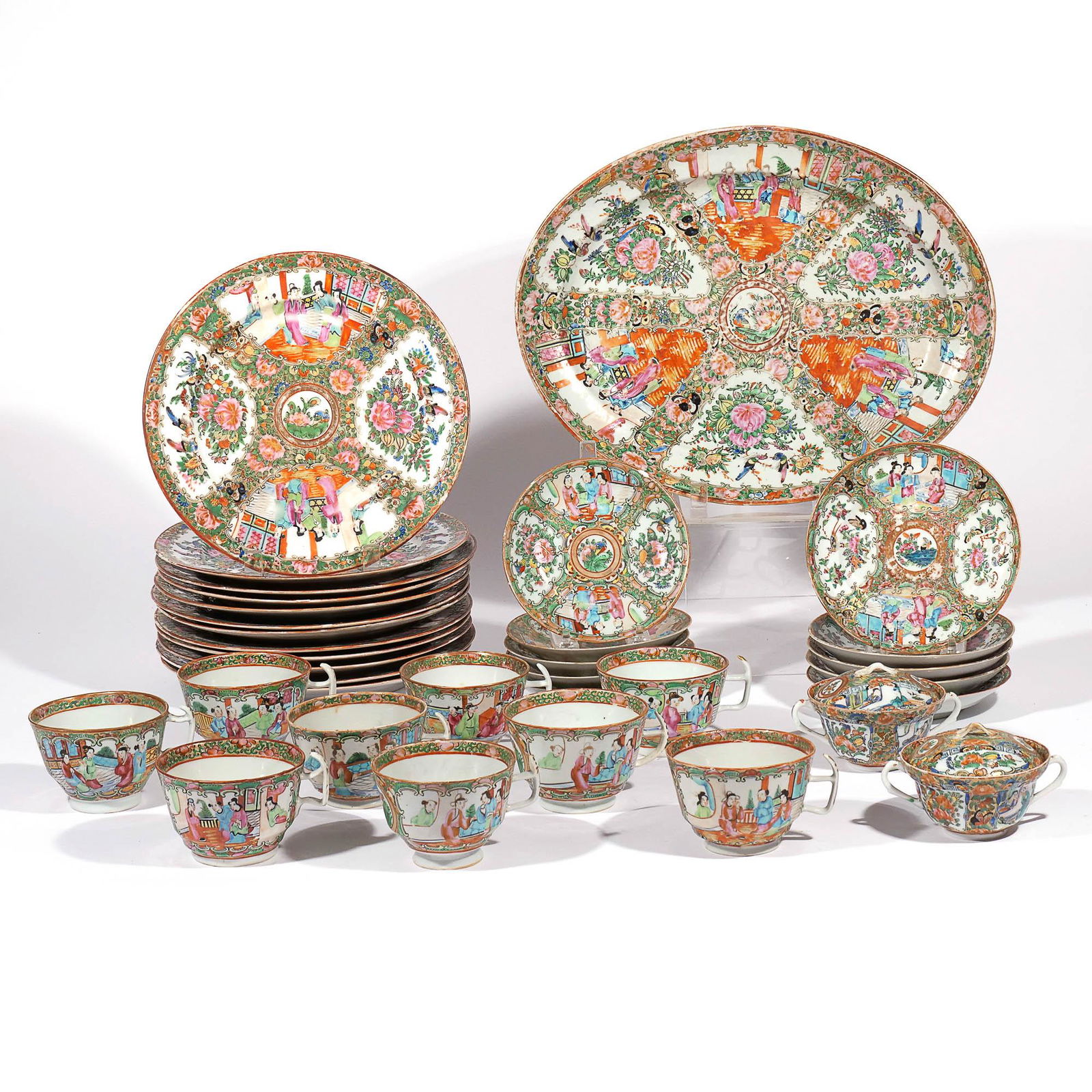 (34pc) CHINESE EXPORT DINING SERVICE (1 of 13)