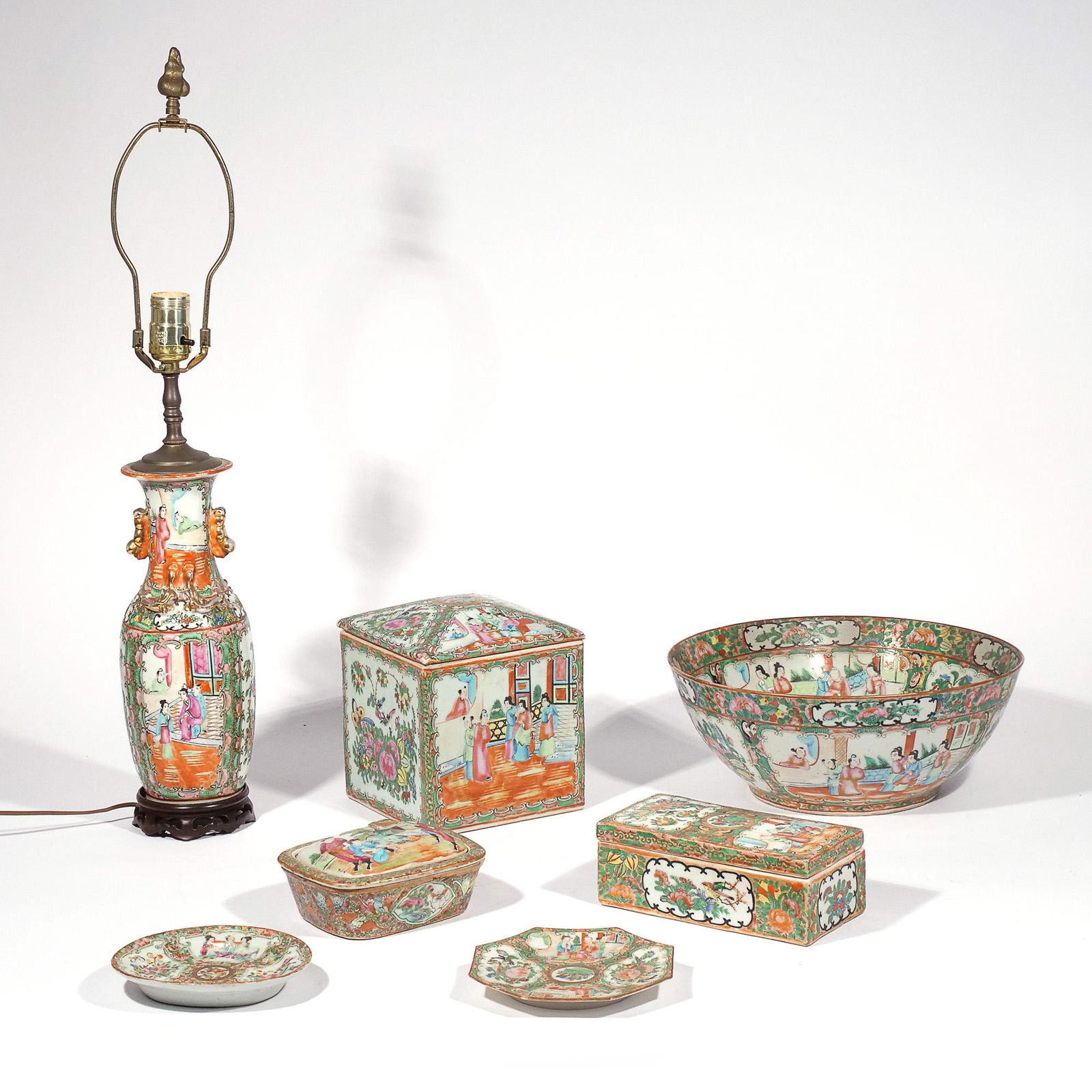 (7pc) CHINESE EXPORT ROSE MEDALLION BOXES & OTHER (1 of 20)