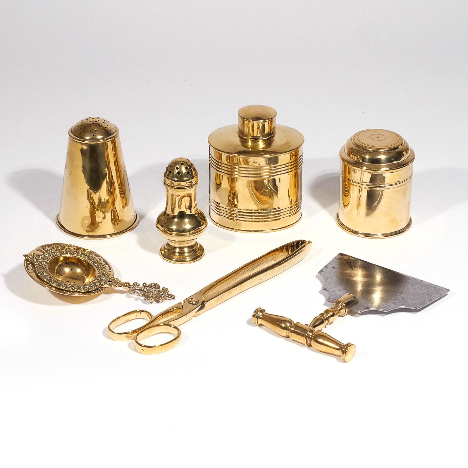 (7pc) BRASS TABLE ITEMS (1 of 6)