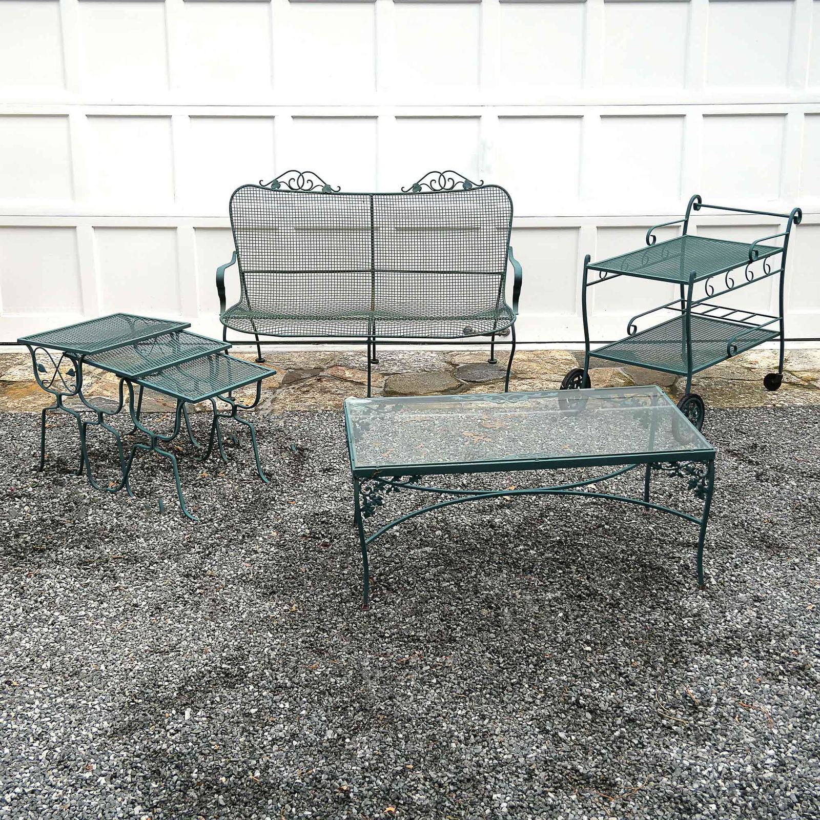 (4pc) OUTDOOR IRON FURNITURE (1 of 6)