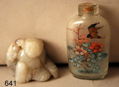 CHINESE MUTTON FAT CARVING OF A FIGURE : HOLDIN AN UMBRELLA, H.1 3/8", W.1 3/4" AND A CHINESE SNUFF BOTTLE, INTERNALLY PAINTED, H.2 3/8", W.1 3/8"