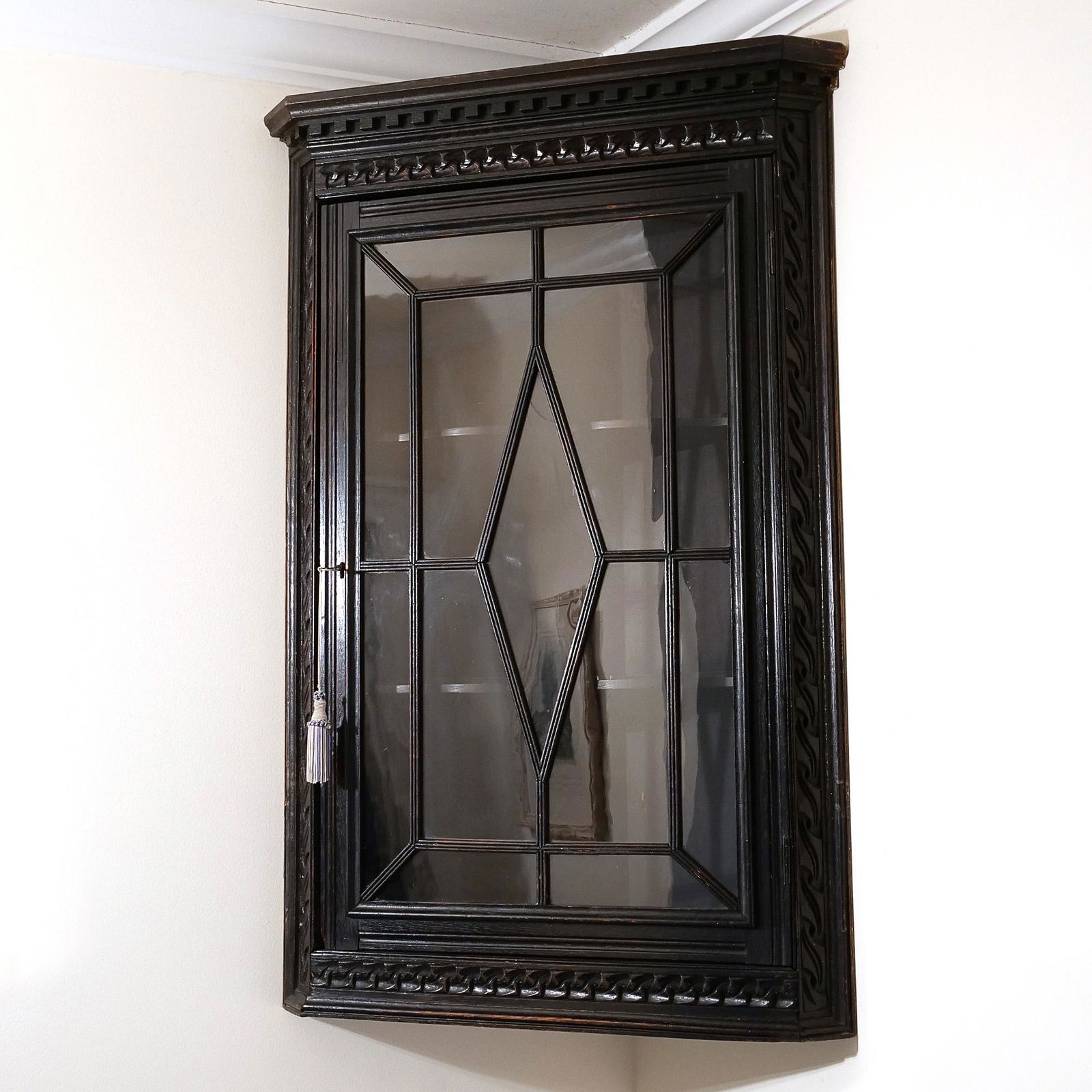 ANTIQUE BLACK-PAINTED HANGING CORNER CABINET (1 of 9)
