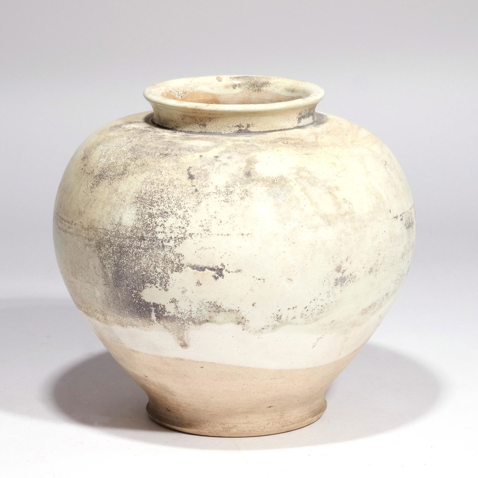 EARLY CHINESE PALE GREEN GLAZED CERAMIC JAR (1 of 18)