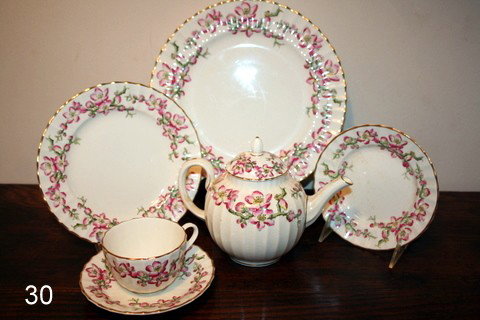30) ROYAL WORCESTER DINNER SERVICE, "POMONA" PATTERN #2: : 11 CUPS,12 SAUCERS, 11 B&B, 12 SALAD PLATES, 12 DINNER PLATES, 2 TEAPOTS DIFFERENT SIZES - LARGER W/REPAIR TO SPOUT, CREAMER SUGAR BOWL LID BUT NO SUGAR BOWL, SERVICE FOR 12, 5 PC PLACE SETTING