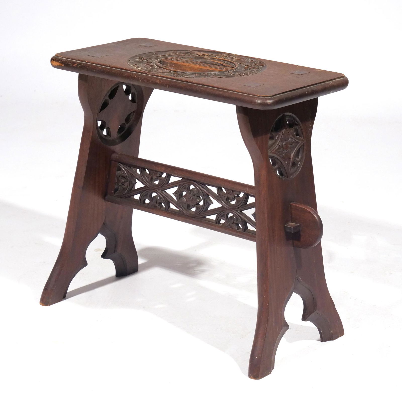RARE TRYON TOYMAKERS CARVED GOTHIC BENCH (1 of 11)