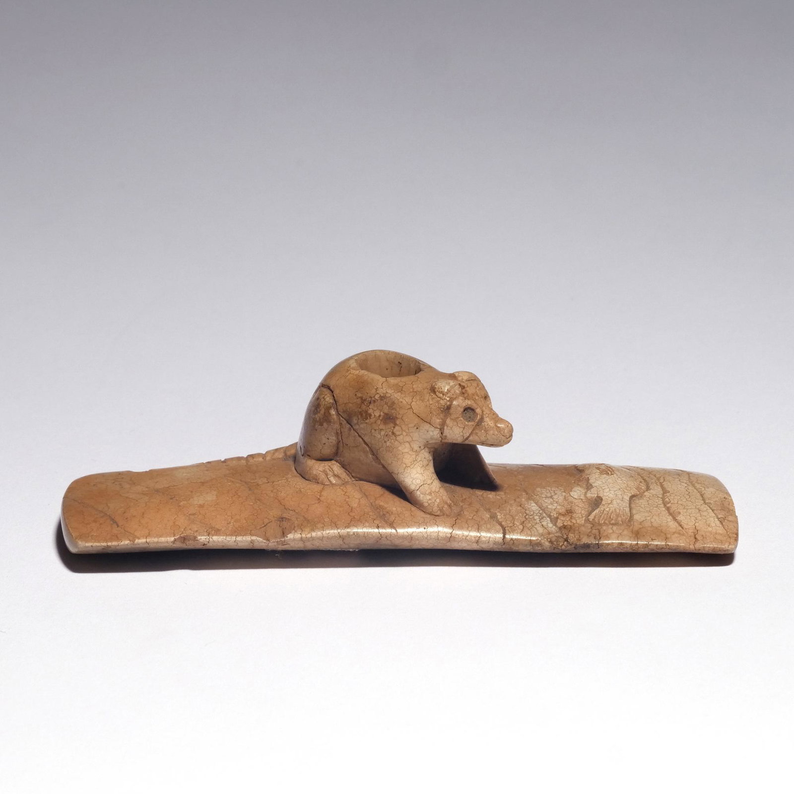 NATIVE AMERICAN EFFIGY PIPE - RACOON (1 of 10)