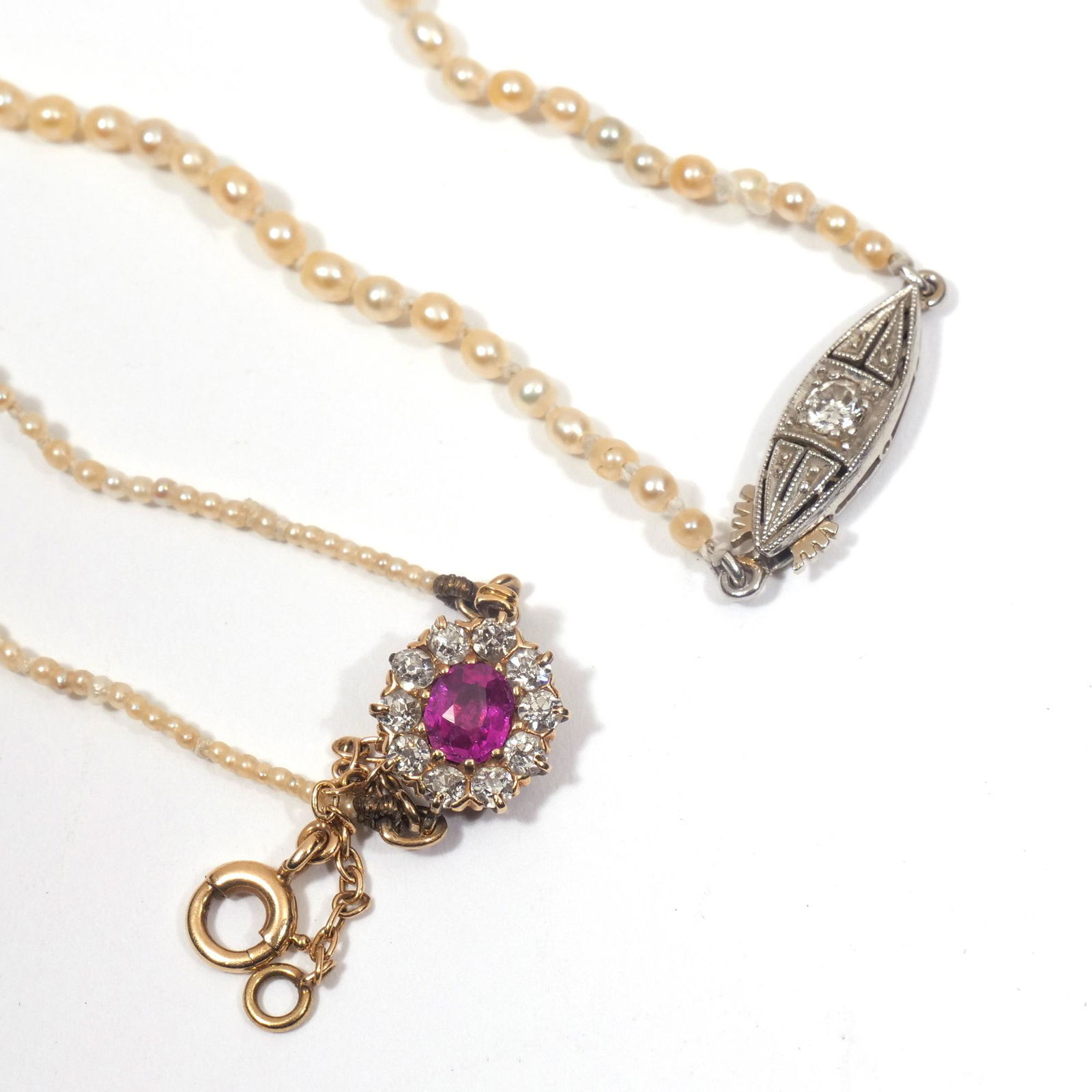 (2pc) PEARL NECKLACES (1 of 6)