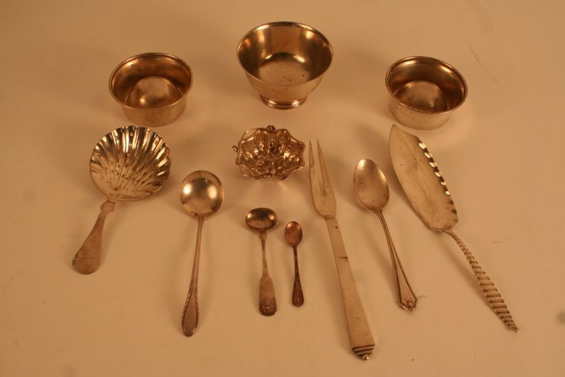 SMALL STERLING SILVER LO, INCL.: GEORG JENSEN 2: -TINE SRV. FORK,2-WINTERTHUR OPEN SALTS, ETC. TOT WGT. APPROX. 14 TOZ