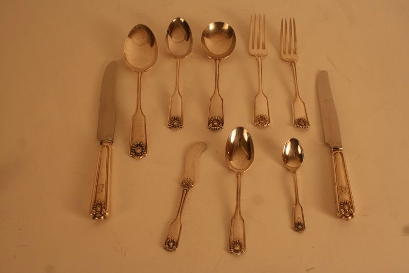 STERLING SILVER FLATWARE SERVICE, FRANK SMITH: & CO, FIDDLE SHELL PATTERN, 9 PC PLACE SETTING, SERVICE FOR 12: 12 LUNCHEON FORKS, 12 LUNCHEON KNIVES, 12 DESSERT SPOONS, 12 DINNER FORKS, 12 TEA SPOONS, 6 TABLE SPOONS, 12 DINNER KNIVES, 12 SOUP SPOO
