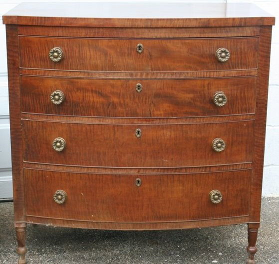 SHERATON TIGER MAPLE & MAPLE BOW FRONT CHEST: OF SMALL SIZE, ORIG. ROSETTE PULLS, DRAW. FRONTS W/COCKBEADING, WARM COLOUR