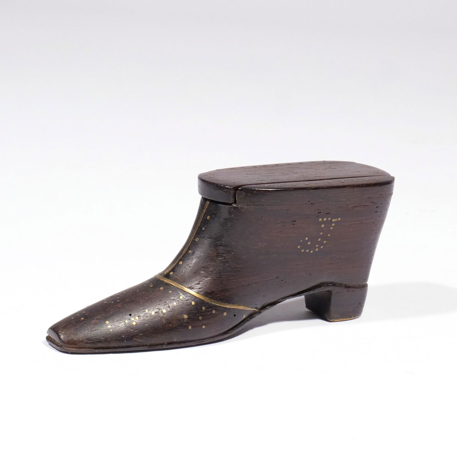 19TH C. ENGLISH CARVED WOOD SHOE SNUFF BOX (1 of 6)