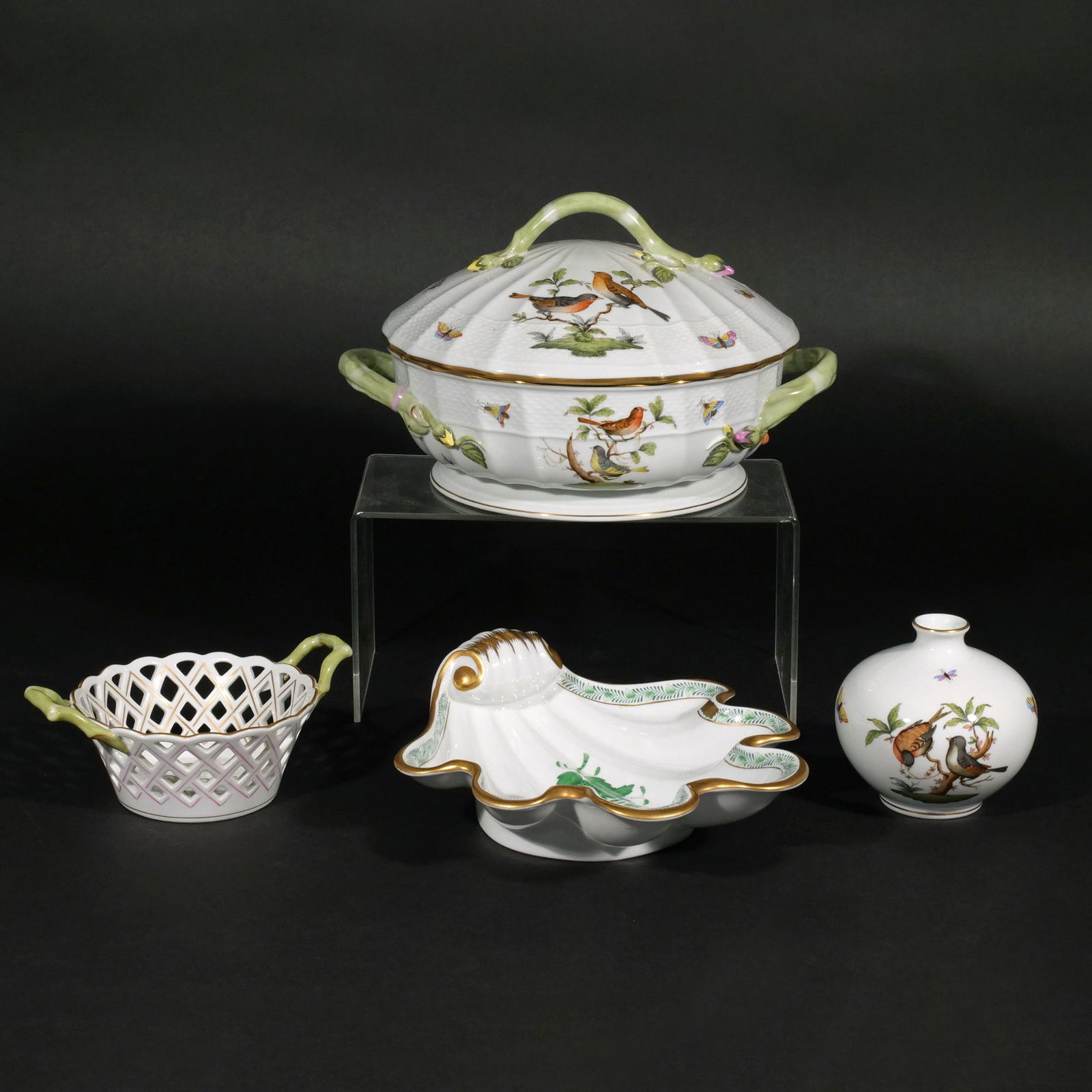 (4pc) HEREND PORCELAIN TABLE ITEMS (1 of 14)