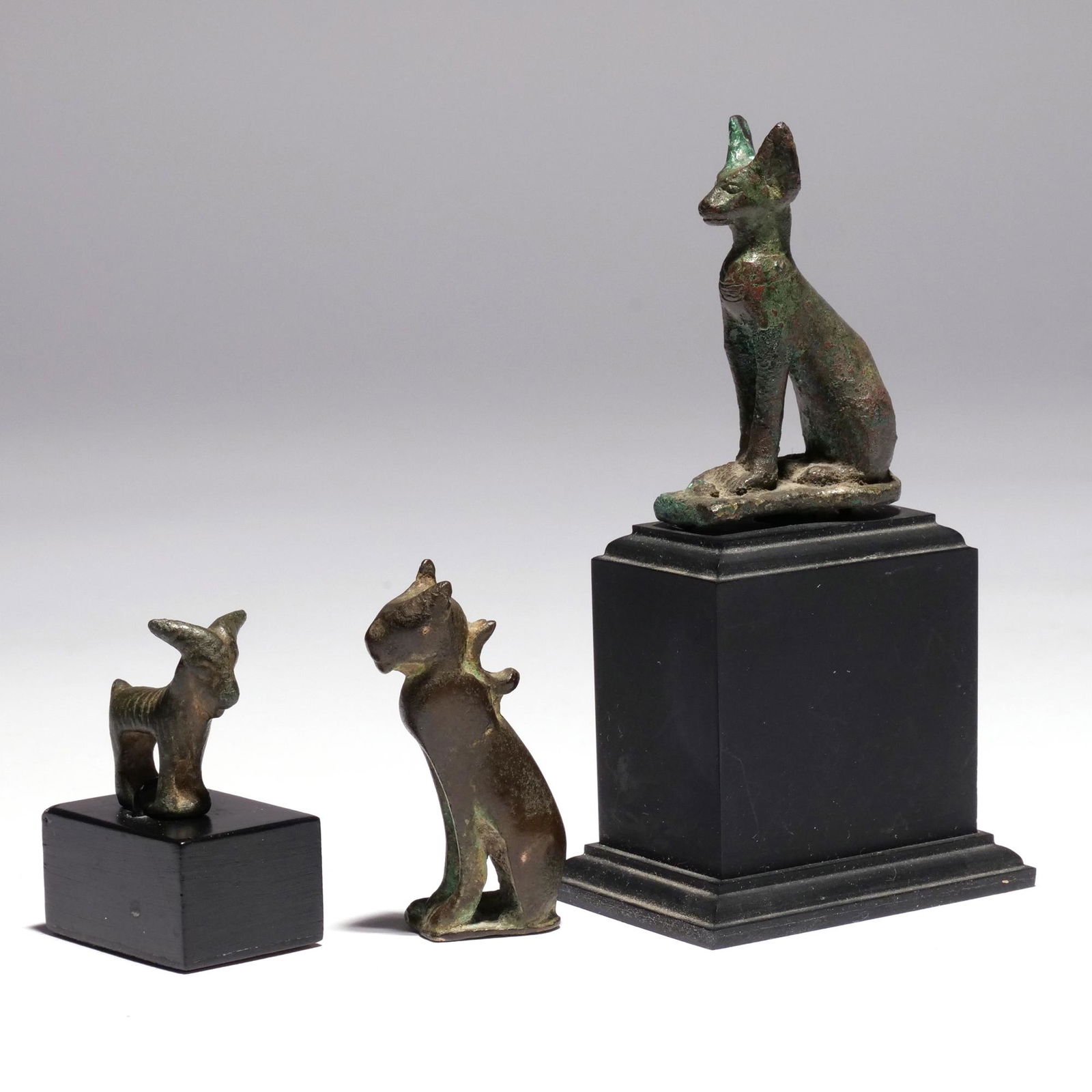 (3pc) MINIATURE ROMAN ANTIQUITY BRONZES (1 of 10)