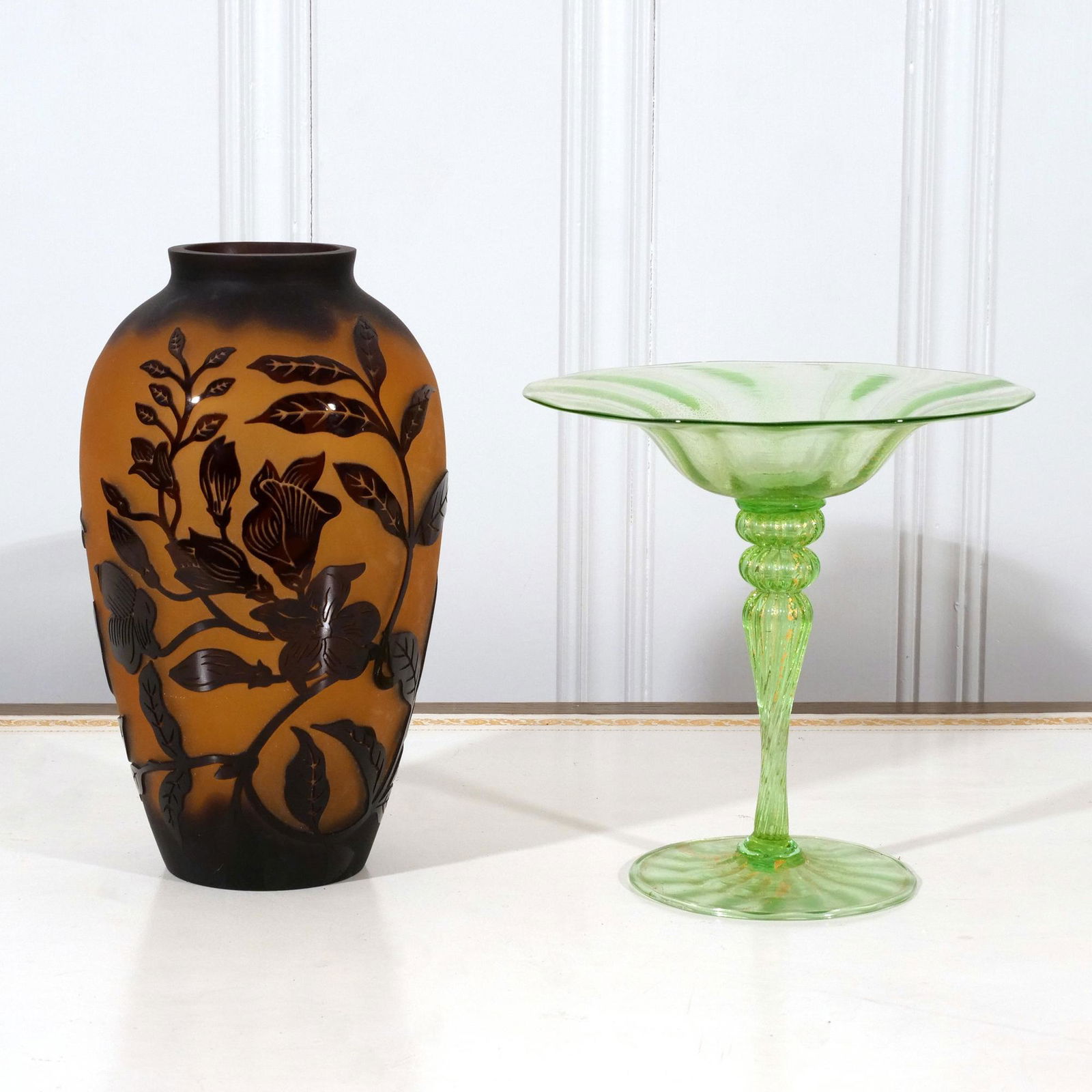 (2pc) ART GLASS ITEMS (1 of 6)