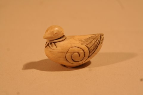 ANTIQUE CARVED IVORY NETSUKE OF FREE STANDING: DOVE, L. 1 ½", PROV.: GEORGE SARTON & ELEANOR MARBLE (ELWES) SARTON COLL.