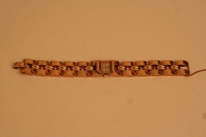 14KYG LONGINE'S TANK TREAD LADY'S WRISTWATCH,: L. 7", APPROX. WGT. 37 GMS (WITHOUT MOVEMENT)